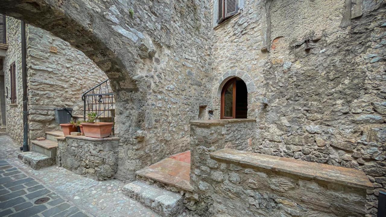 Borgo San Valentino Arrone Exterior foto