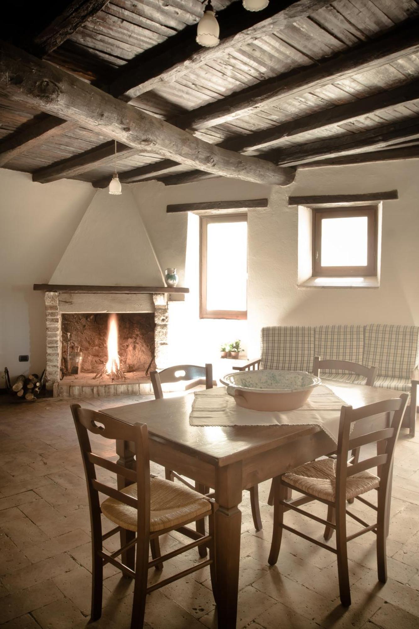 Borgo San Valentino Arrone Exterior foto